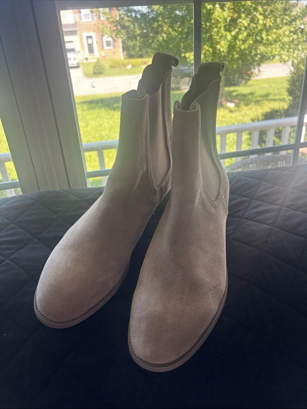 Men's Suede Chukka Chelsea Boots in Light Taupe